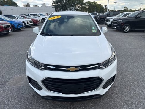 Used 2019 Chevrolet Trax LS image 2