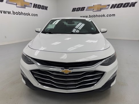 Used 2024 Chevrolet Malibu LT image 2