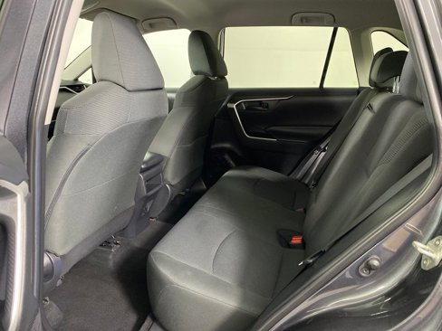 Used 2020 Toyota RAV4 LE image 23