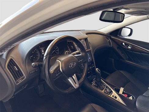 Used 2019 INFINITI Q50 Luxe w/ Essential Package (3.0T Luxe) image 9