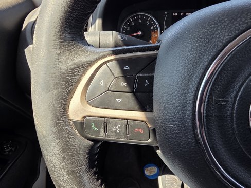 Used 2015 Jeep Renegade Latitude w/ Popular Equipment Group image 20