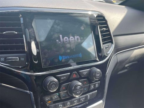 Used 2019 Jeep Grand Cherokee Limited image 28