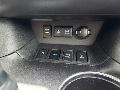Used 2018 Toyota Highlander XLE image 17