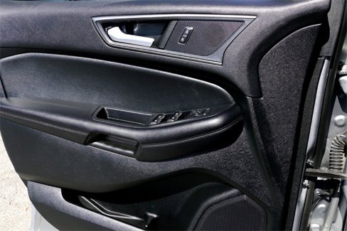 Used 2022 Ford Edge SE w/ Black Appearance Package image 23