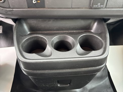 Used 2017 Chevrolet Express 4500 Extended image 19