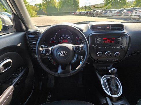 Used 2015 Kia Soul + image 19