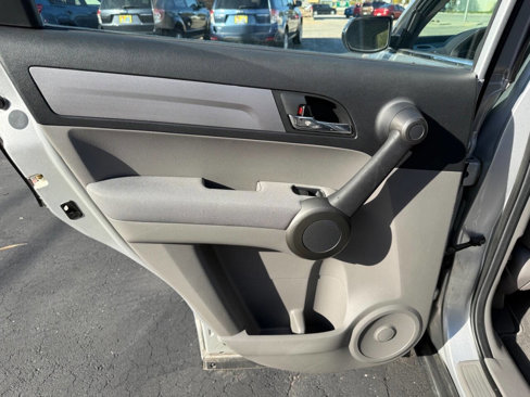 Used 2011 Honda CR-V LX image 33