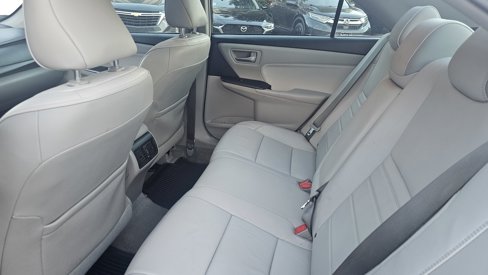 Used 2016 Toyota Camry XLE image 7