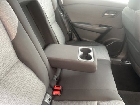 Used 2022 Nissan Rogue SV image 49