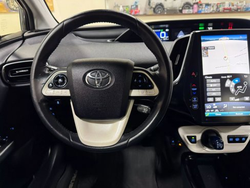 Used 2018 Toyota Prius Prime Premium image 50