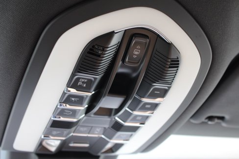 Certified 2024 Porsche Macan image 30
