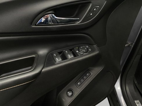 Used 2018 Chevrolet Equinox Premier image 29