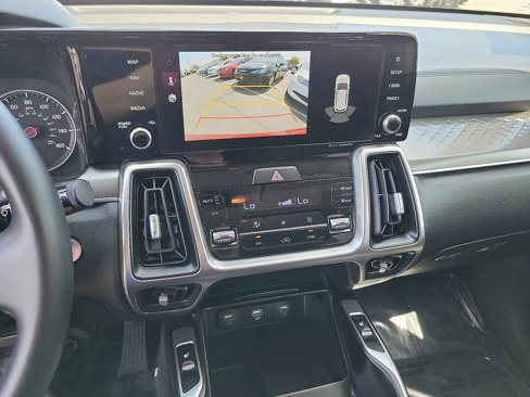 Used 2022 Kia Sorento S image 10