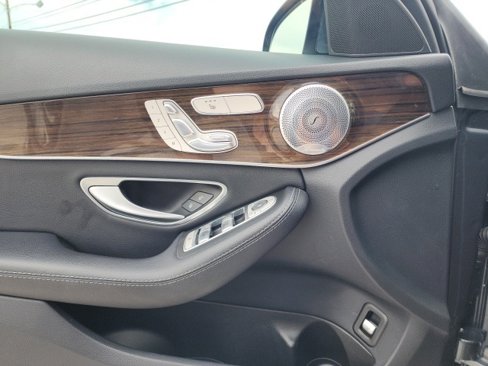 Used 2017 Mercedes-Benz C 300 4MATIC Sedan image 38