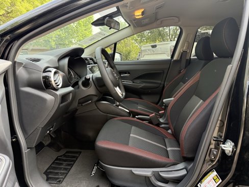 New 2025 Nissan Versa SR w/ Trunk Package image 11