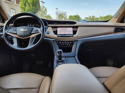 Used 2021 Cadillac XT5 Premium Luxury w/ Platinum Package image 9