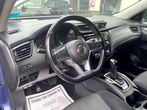 Used 2017 Nissan Rogue SV image 12