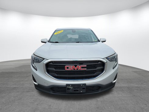 Used 2021 GMC Terrain SLE image 2