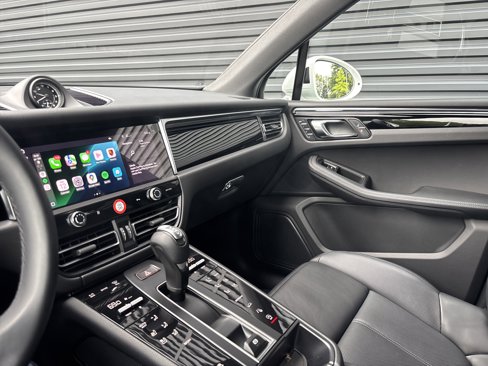 Certified 2025 Porsche Macan image 21