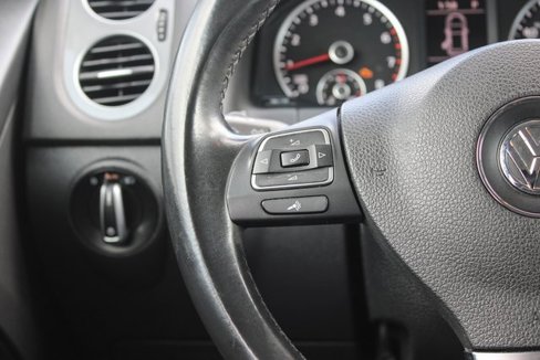 Used 2017 Volkswagen Tiguan S image 26