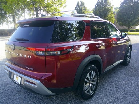 Used 2023 Nissan Pathfinder SL image 5