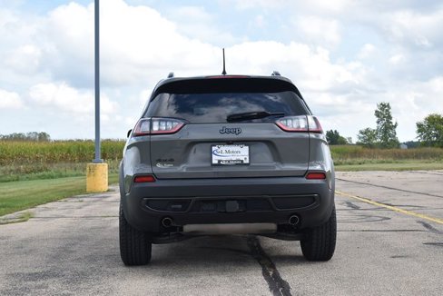 Used 2019 Jeep Cherokee Latitude image 4