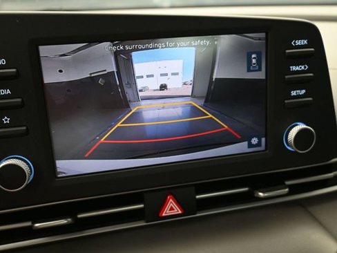 Used 2022 Hyundai Elantra SE image 31