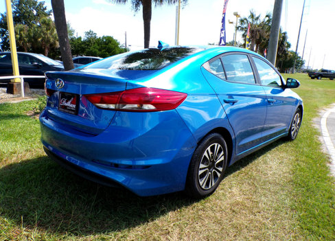 Used 2017 Hyundai Elantra SE image 7