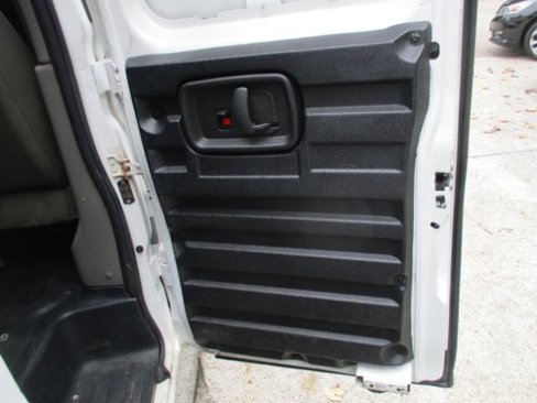 Used 2014 Chevrolet Express 2500 image 26