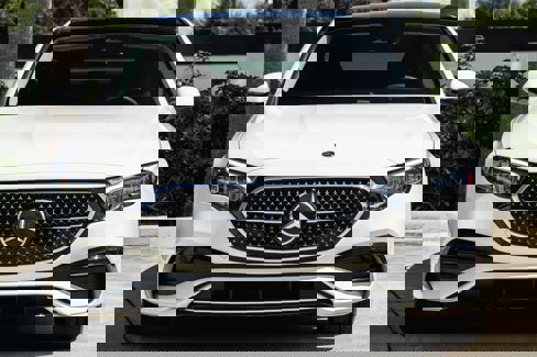 Used 2025 Mercedes-Benz E 350 Sedan image 12