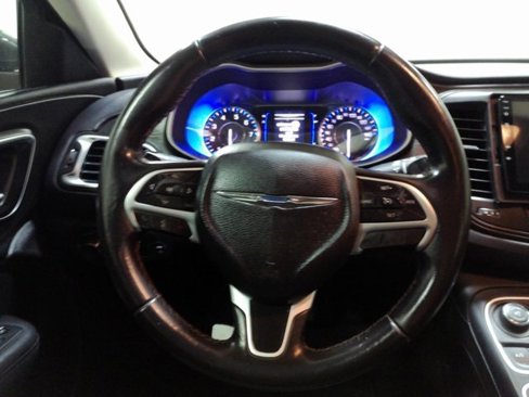 Used 2015 Chrysler 200 Limited w/ Convenience Group image 26