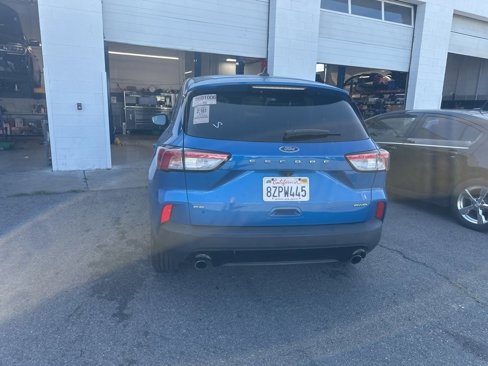 Used 2021 Ford Escape SE w/ SE Sport Appearance Package image 9