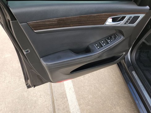 Used 2017 Genesis G80 3.8 image 27