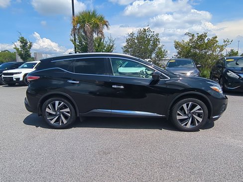 Used 2017 Nissan Murano Platinum image 2