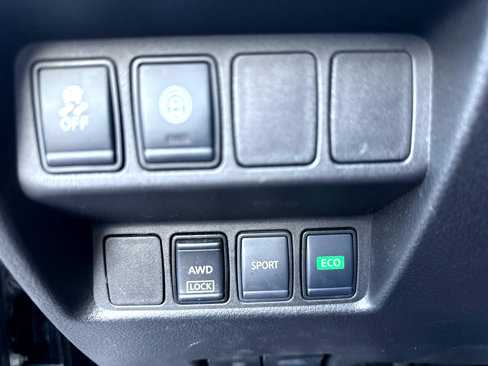Used 2020 Nissan Rogue Sport SV image 21