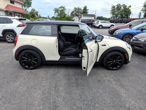 Used 2015 MINI Cooper 2-Door Hardtop image 13