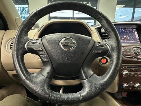Used 2018 Nissan Pathfinder Platinum image 45