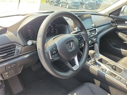 Used 2018 Honda Accord EX image 9