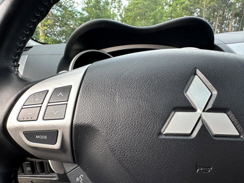 Used 2009 Mitsubishi Outlander SE image 32