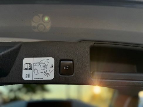 Used 2020 Ford Escape Titanium image 16