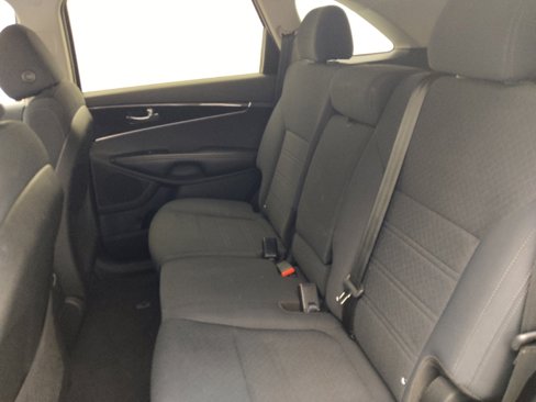 Used 2018 Kia Sorento LX image 18