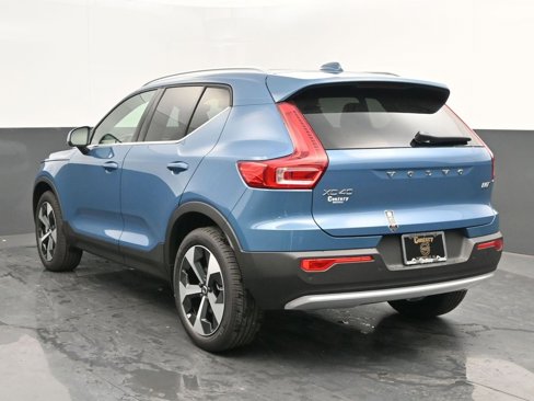 New 2025 Volvo XC40 B5 Core image 5