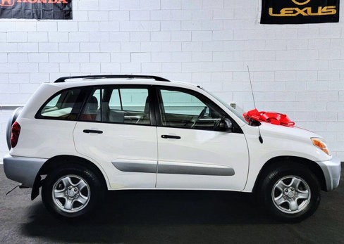 Used 2004 Toyota RAV4 2WD image 2