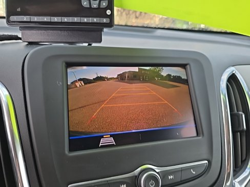 Used 2020 Chevrolet Equinox LS w/ LS Convenience Package image 13