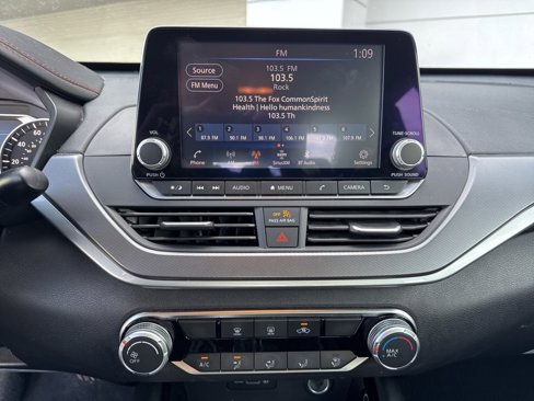 Used 2023 Nissan Altima 2.5 SR image 10