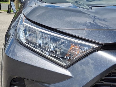 Used 2021 Toyota RAV4 Limited image 9