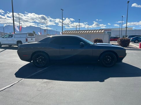 Used 2016 Dodge Challenger SXT image 6