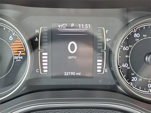 Used 2019 Jeep Cherokee Latitude w/ Popular Appearance Group image 12