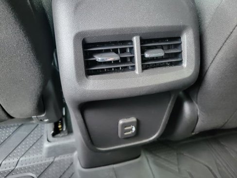 Used 2023 Chevrolet Equinox LT image 12