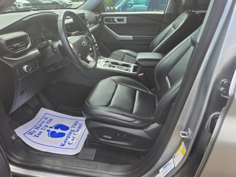 Used 2021 Ford Explorer XLT w/ Equipment Group 202A image 7